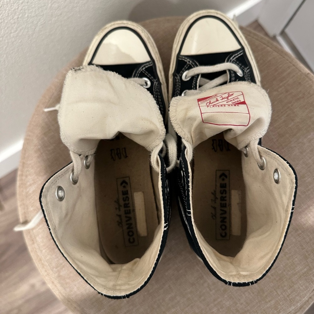 Stylish Black and White High-Top Sneakers - Picture 4 of 4